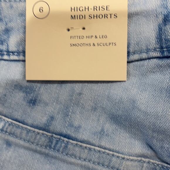 Universal Thread acid wash High Rise Jean Shorts - Picture 10 of 10